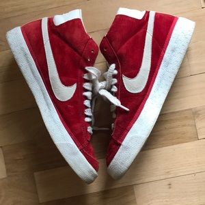 Vintage NIKE Blazer Hightops⛹🏼‍♀️💚📌⬇️$44